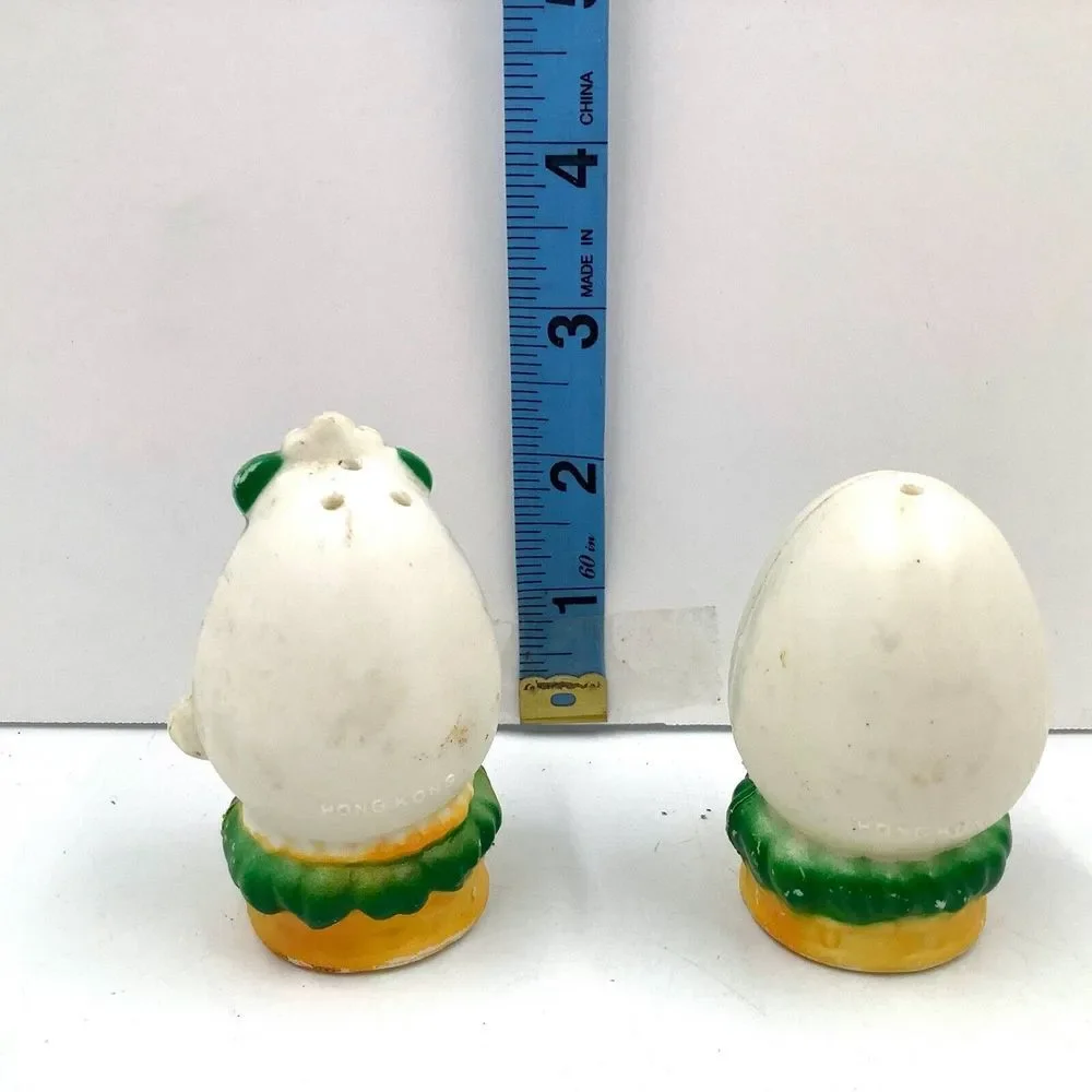 Vintage Anthropomorphic Egg ‎ Salt And Pepper Shakers Plastic Hong Kong gift